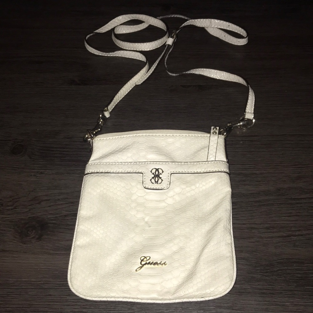 White Guess Crossbody Bag